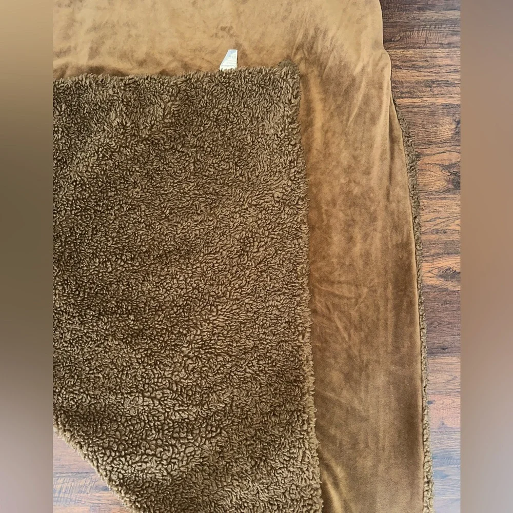 Caramel Crate & Barrel Recycled Sherpa Throw